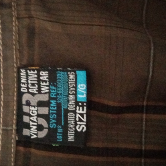 UR Vintage mens lrg Dark Brown Long Sleeve with Snap Buttons Wrists - Picture 2 of 10